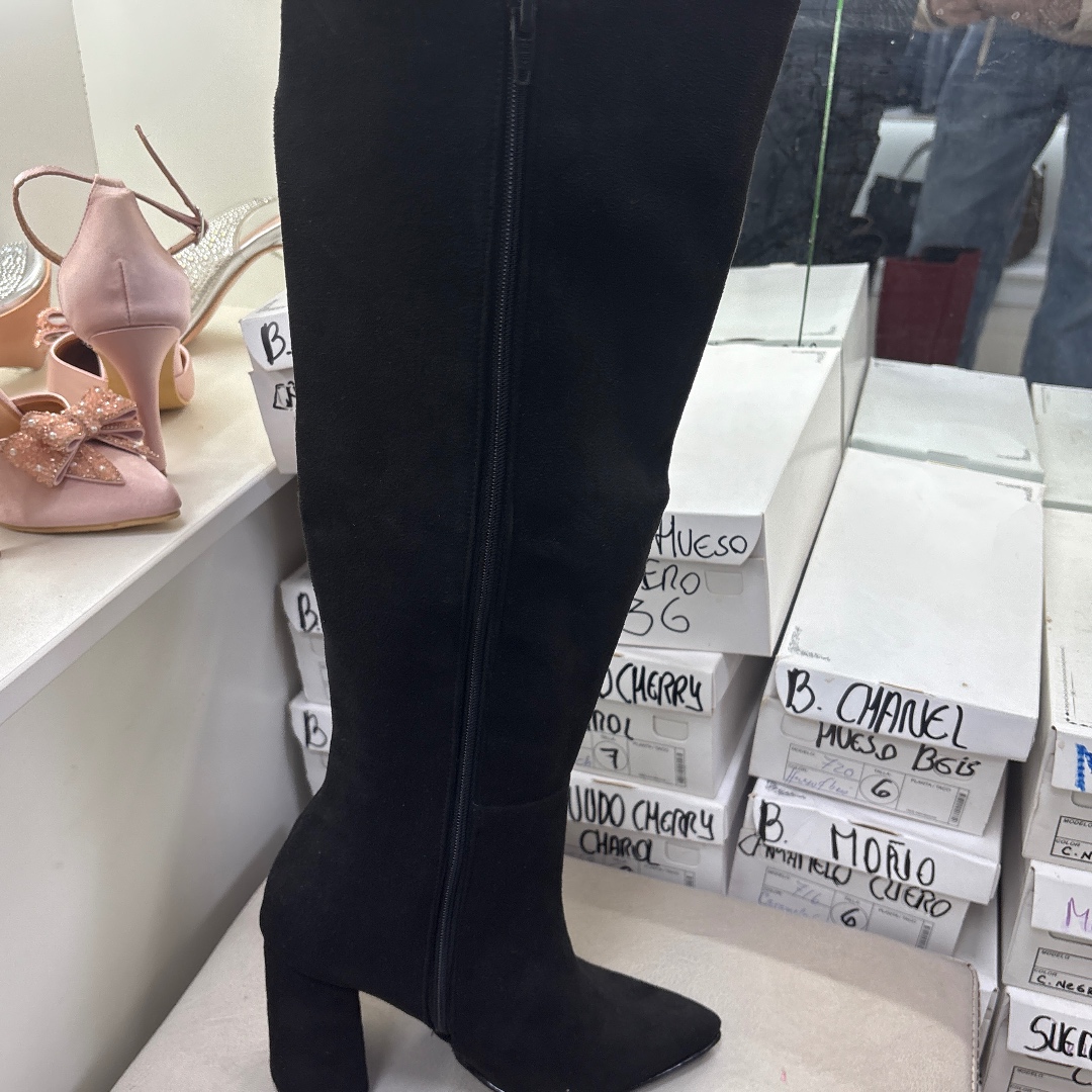 Bota Alexa Cuadrado Negro