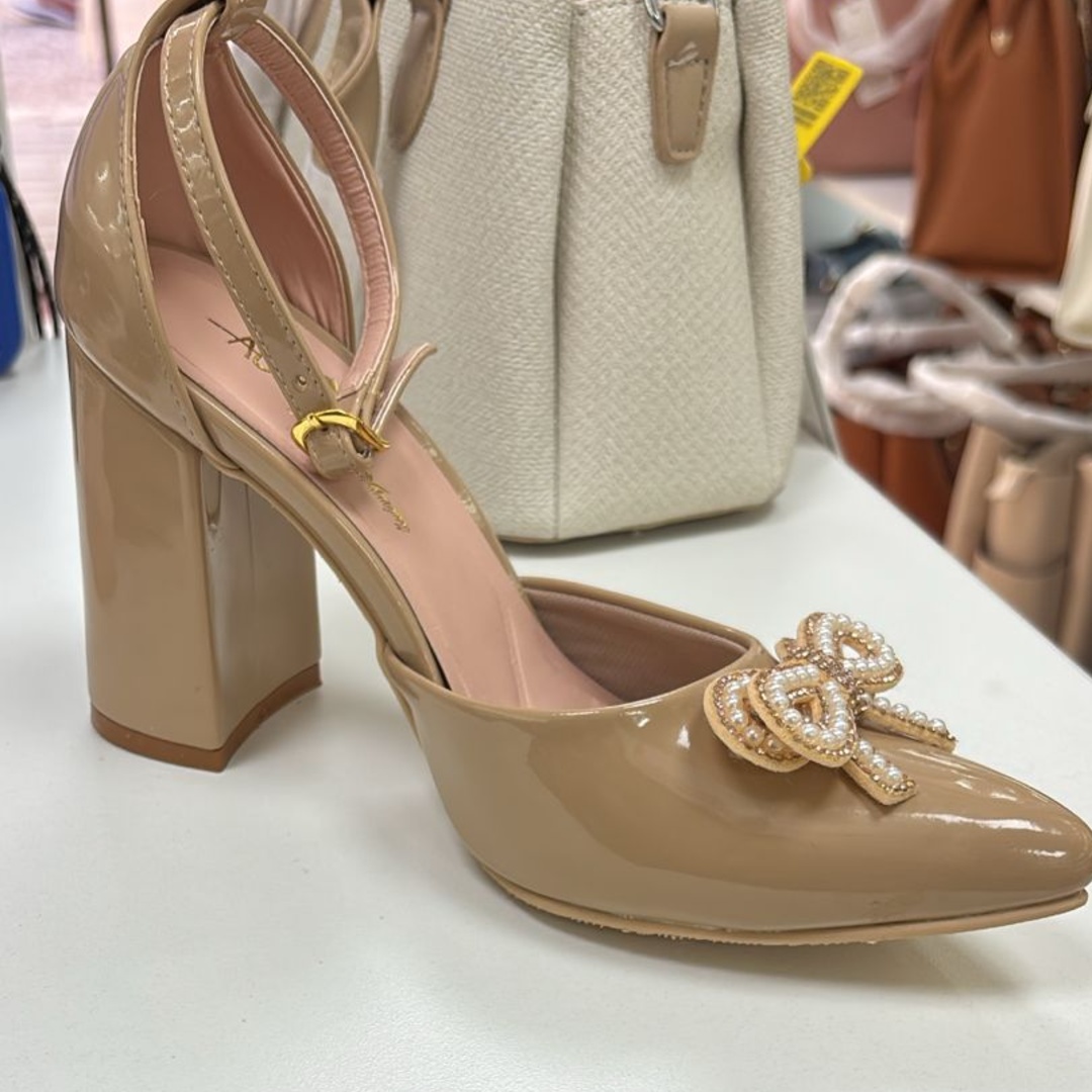 Stiletto Md Beige Charol X9 (Aura)