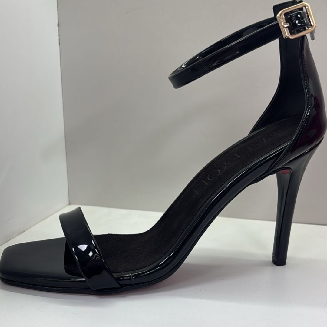 Sandalia Clasic. Negro X9