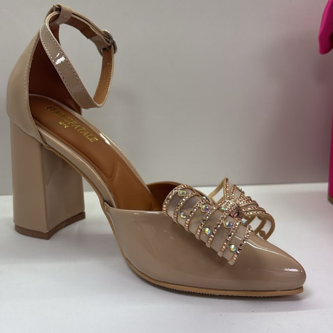 Stiletto Tul Charol Beige X9 Cuadrado