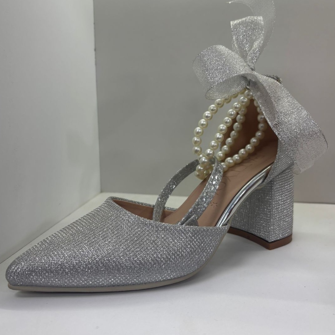 Stiletto Plateado Perlas X7 Cuadrado Pattyoli