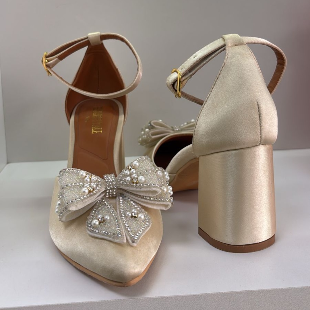 Stiletto Satin Beige  Cuadrado X7