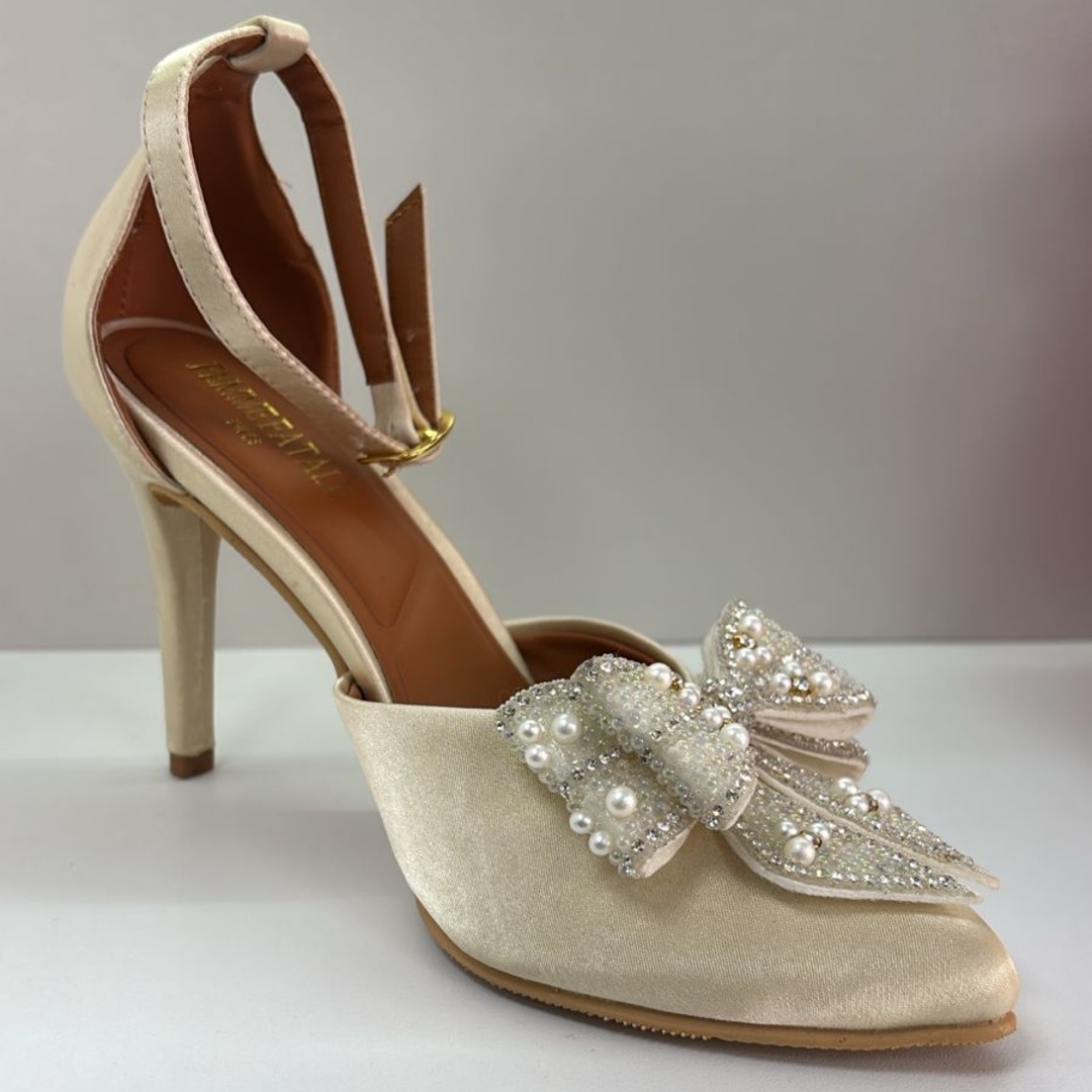 Stiletto Satin Beige Delgado X9