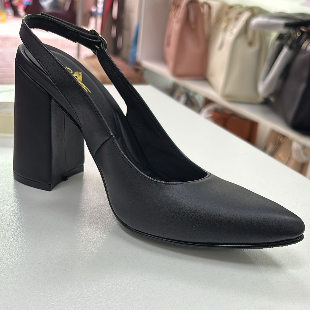 Stiletto Dest. Negro X9 Cuadrado