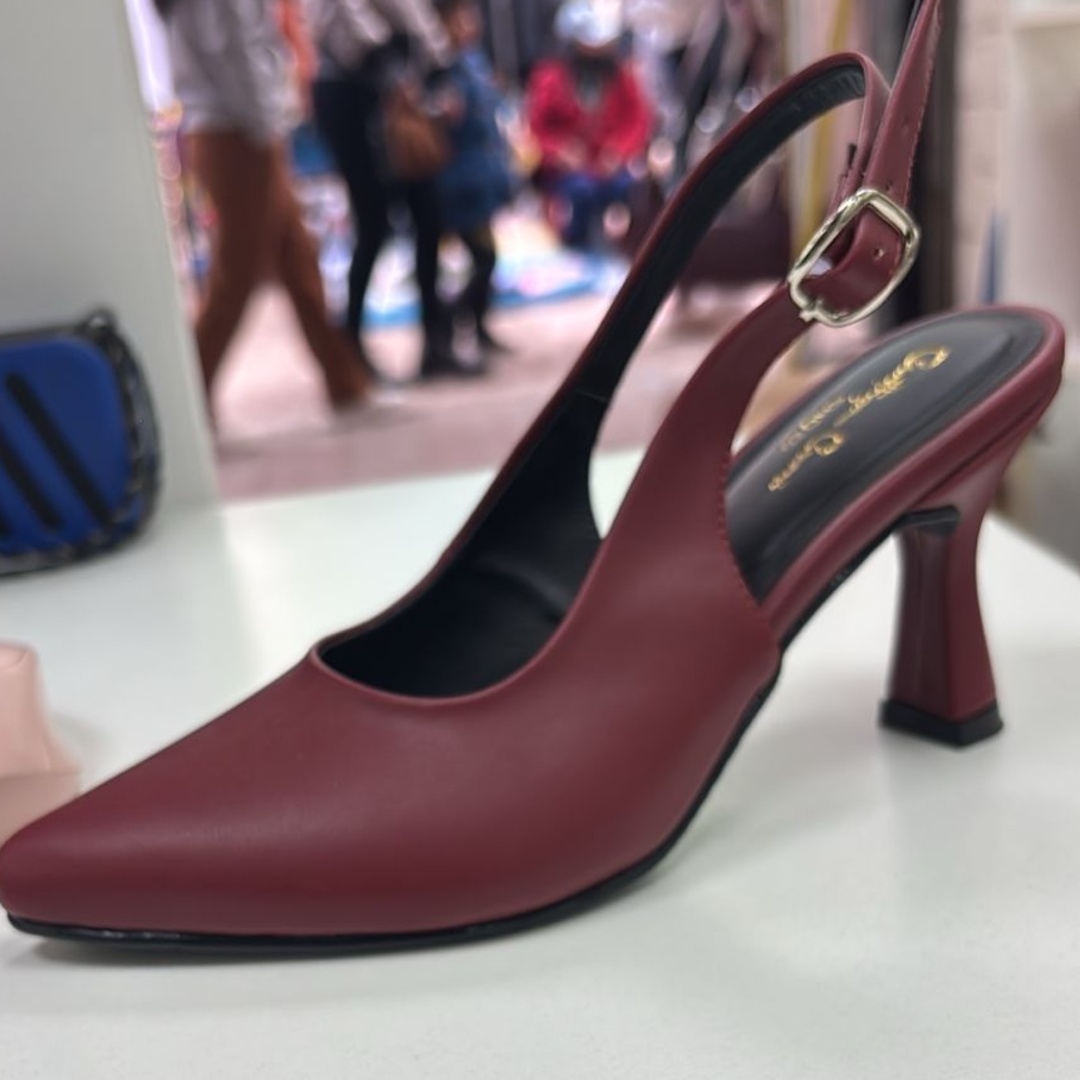 Stiletto Delia Vino Cuero X7 Cp Cinthya Carra